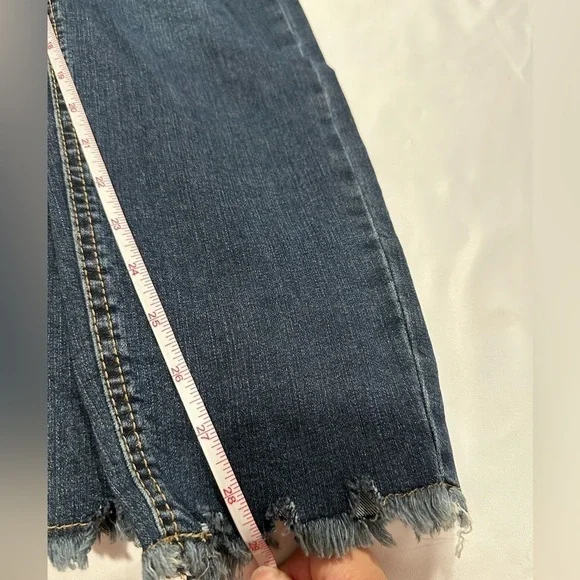 Wild Fable Dark Indigo Distressed Highest Rise Raw
Hem Skinny Jeans Size 16/33 - Picture 9 of 16